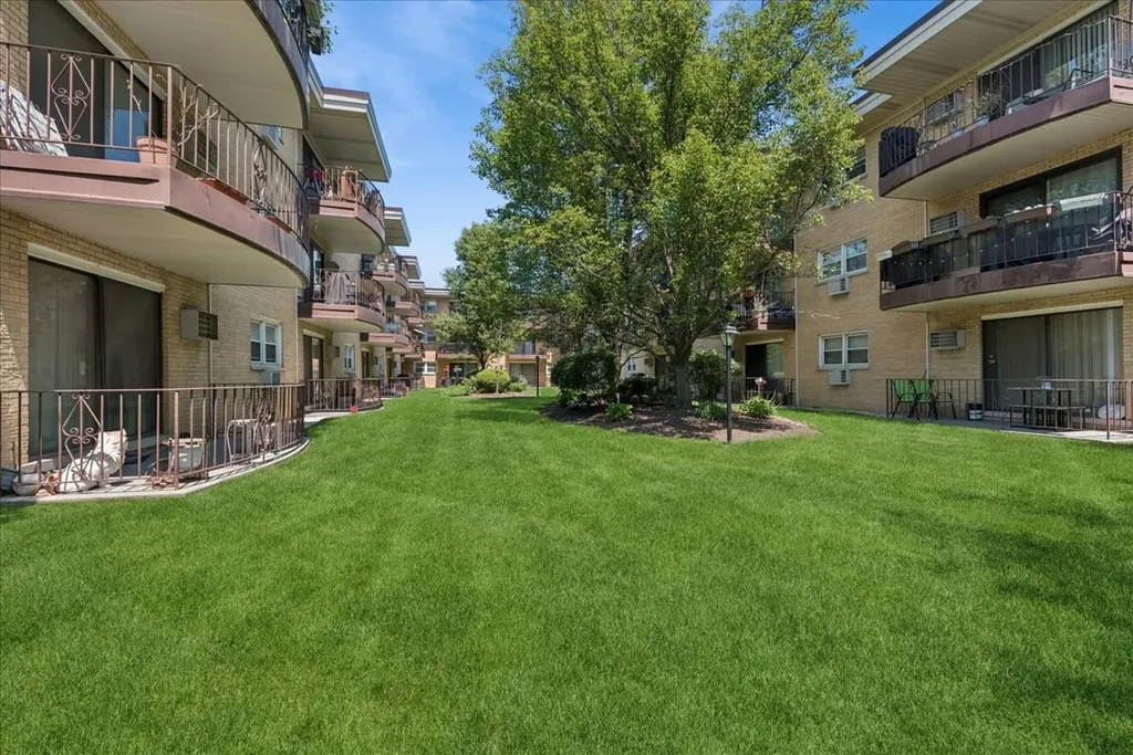 5332 West Windsor Avenue Chicago IL 60630