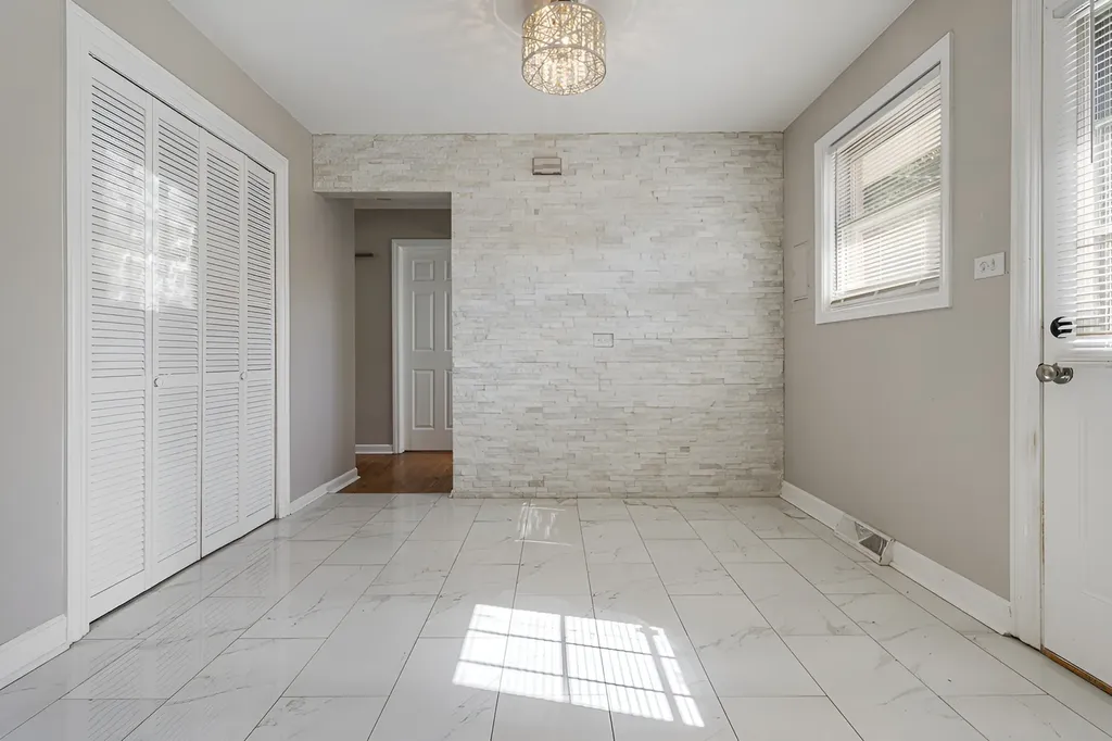 407 North West Avenue Elmhurst IL 60126