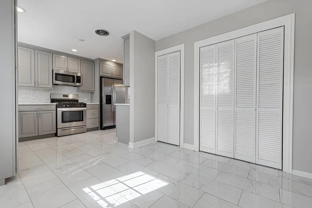 407 North West Avenue Elmhurst IL 60126