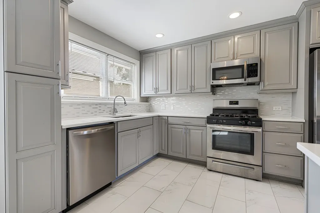 407 North West Avenue Elmhurst IL 60126