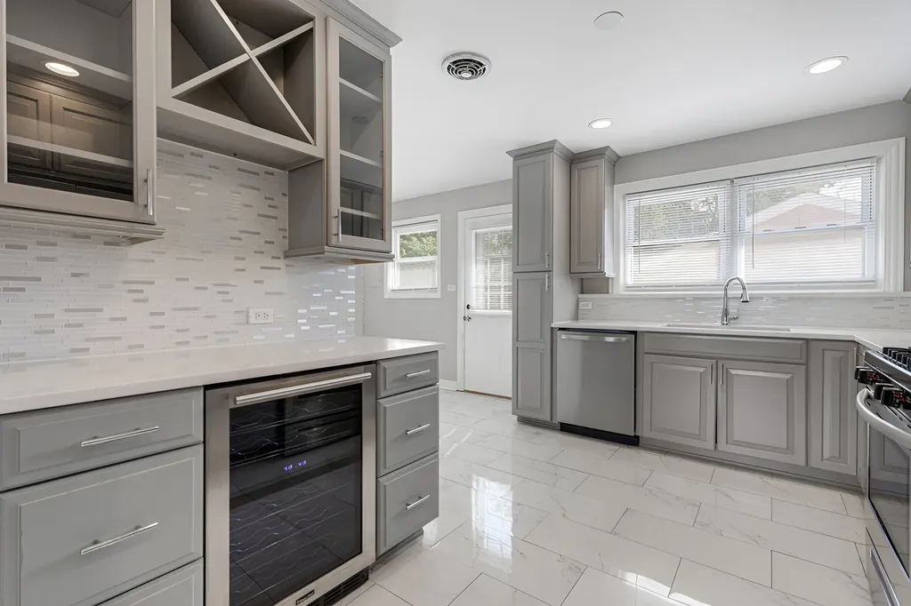 407 North West Avenue Elmhurst IL 60126