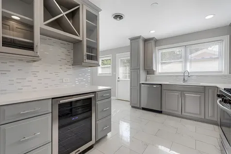407 North West Avenue Elmhurst IL 60126