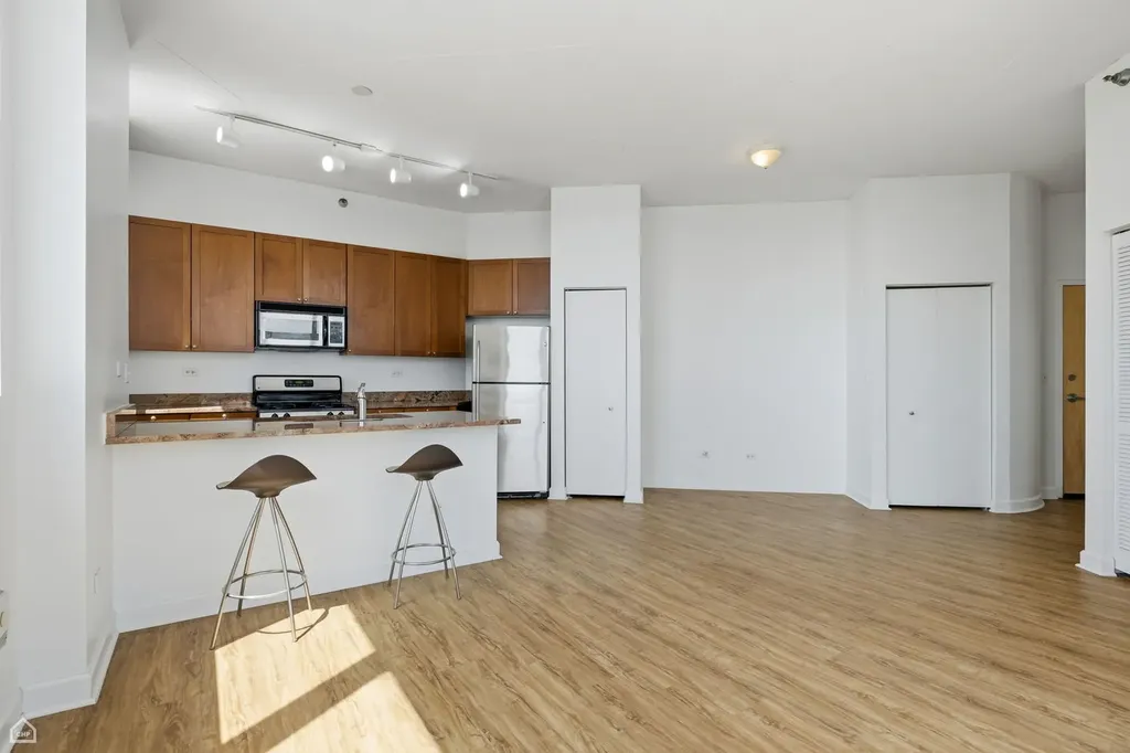 1600 South Indiana Avenue Chicago IL 60616
