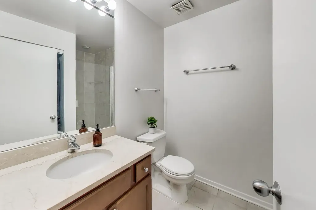 1735 North Paulina Street Chicago IL 60622