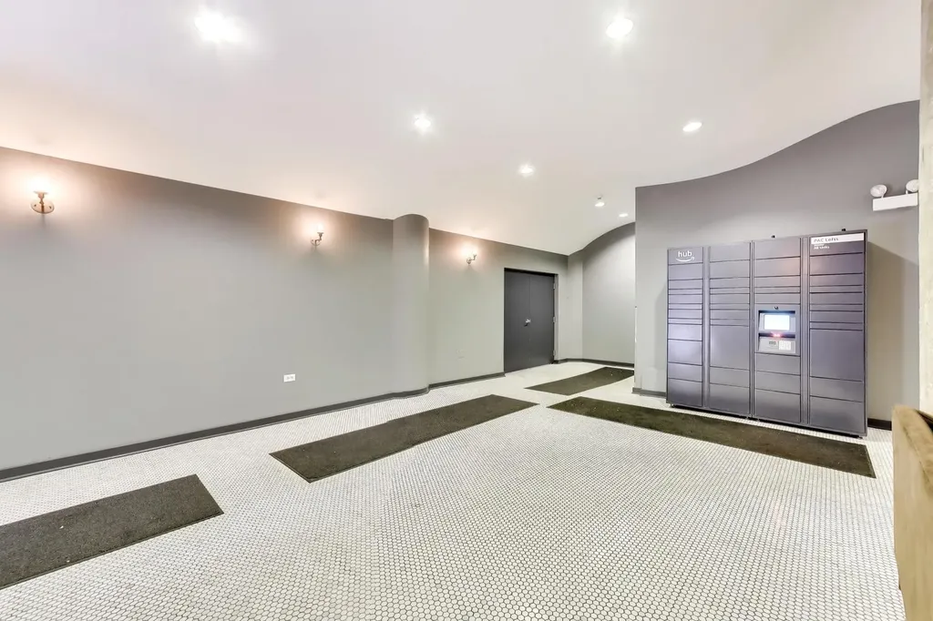 1735 North Paulina Street Chicago IL 60622