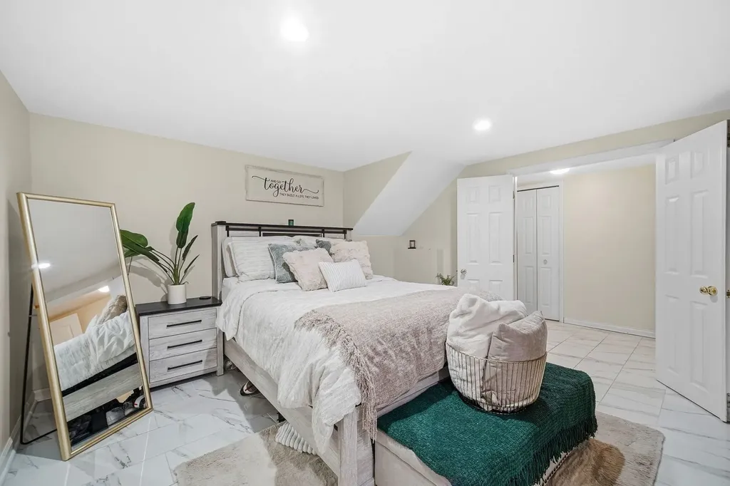 2605 West 83rd Place Chicago IL 60652