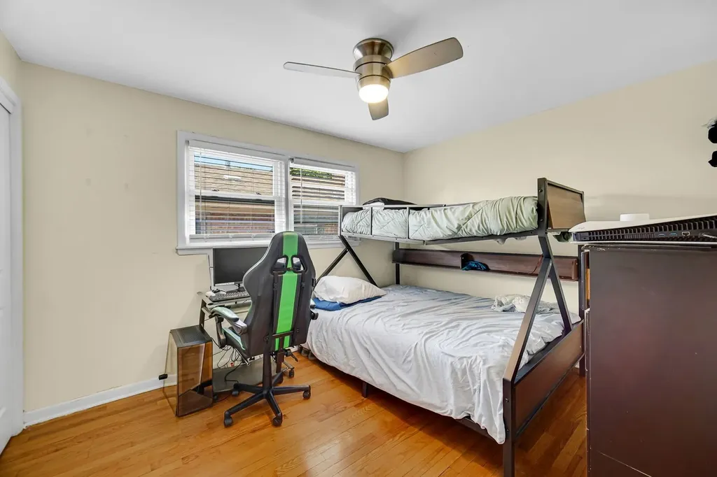 2605 West 83rd Place Chicago IL 60652