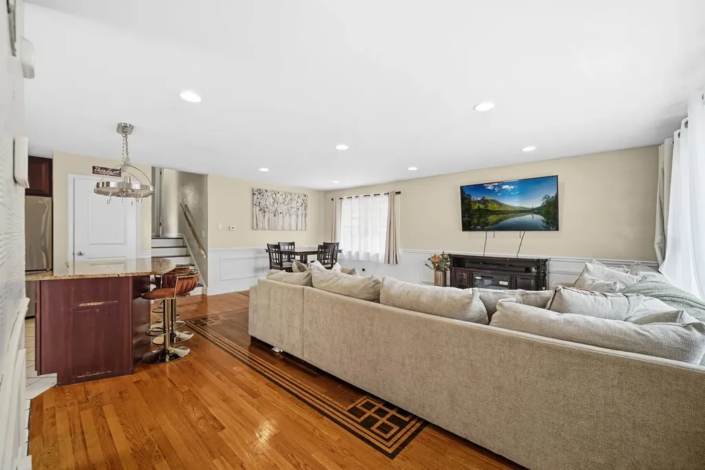 2605 West 83rd Place Chicago IL 60652