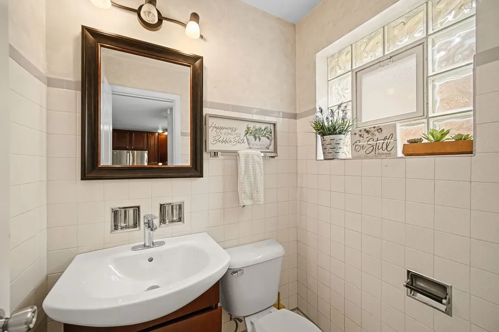 2605 West 83rd Place Chicago IL 60652