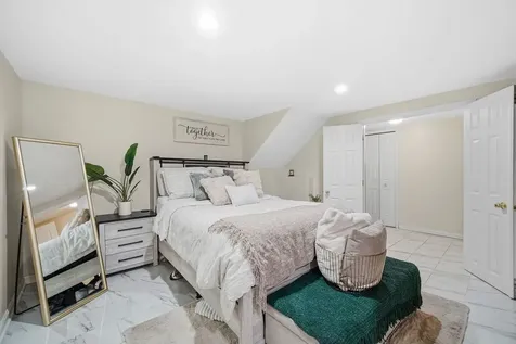 2605 West 83rd Place Chicago IL 60652