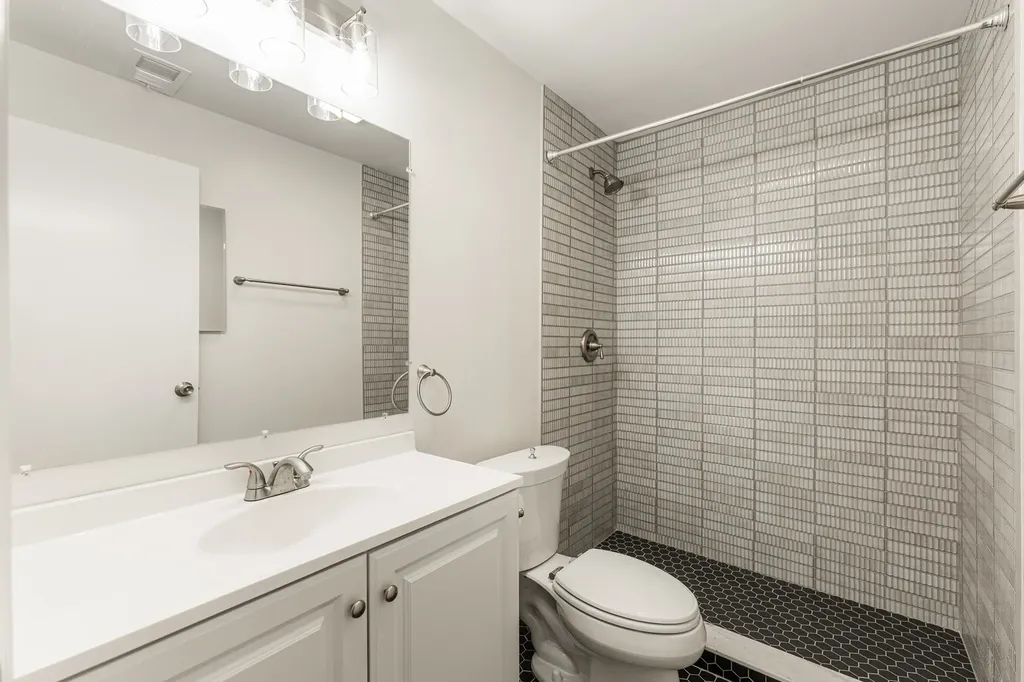 2122 North Lincoln Avenue Chicago IL 60614