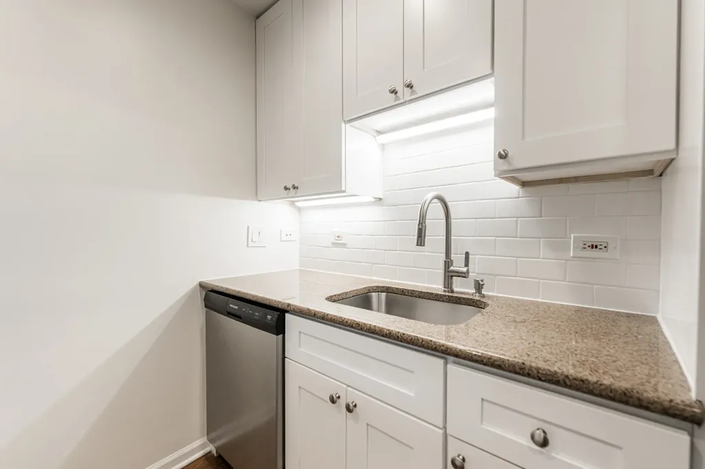 2122 North Lincoln Avenue Chicago IL 60614