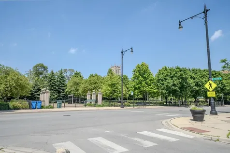 7916 South Throop Street Chicago IL 60620