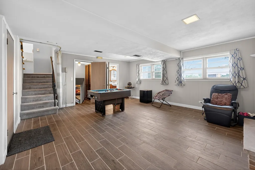 53 West Leslie Lane Villa Park IL 60181