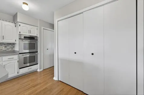 53 West Leslie Lane Villa Park IL 60181