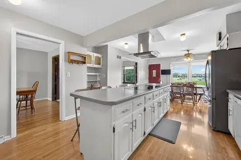 53 West Leslie Lane Villa Park IL 60181