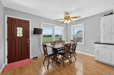53 West Leslie Lane Villa Park IL 60181