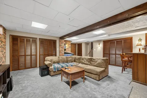 53 West Leslie Lane Villa Park IL 60181