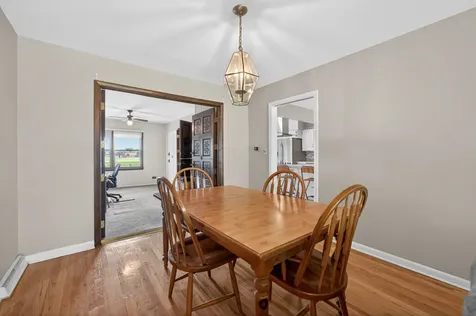 53 West Leslie Lane Villa Park IL 60181