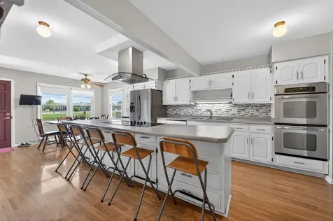 53 West Leslie Lane Villa Park IL 60181