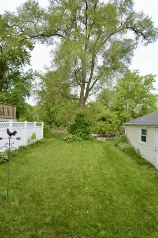 1028 West Drive South Elgin IL 60177