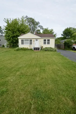 1028 West Drive South Elgin IL 60177