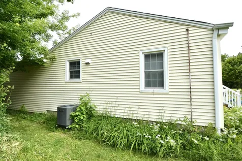 1028 West Drive South Elgin IL 60177