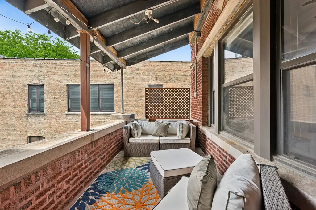 2712 West Leland Avenue Chicago IL 60625