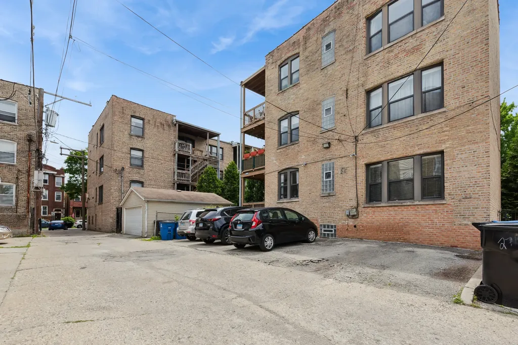 2712 West Leland Avenue Chicago IL 60625