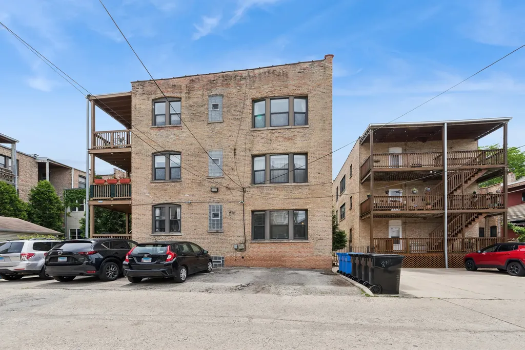 2712 West Leland Avenue Chicago IL 60625