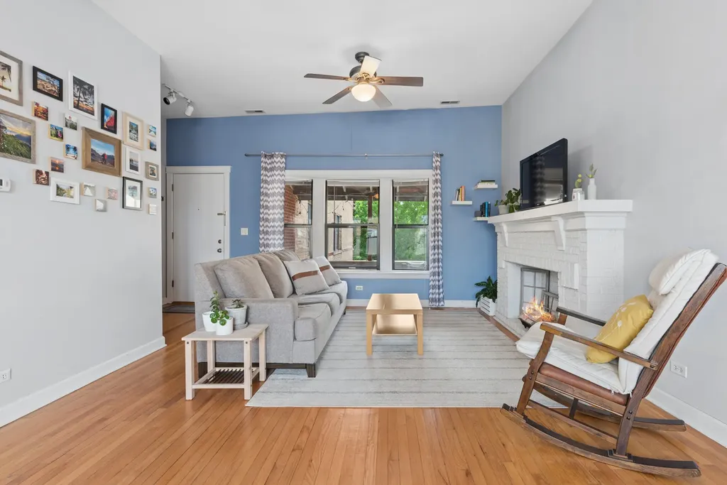 2712 West Leland Avenue Chicago IL 60625