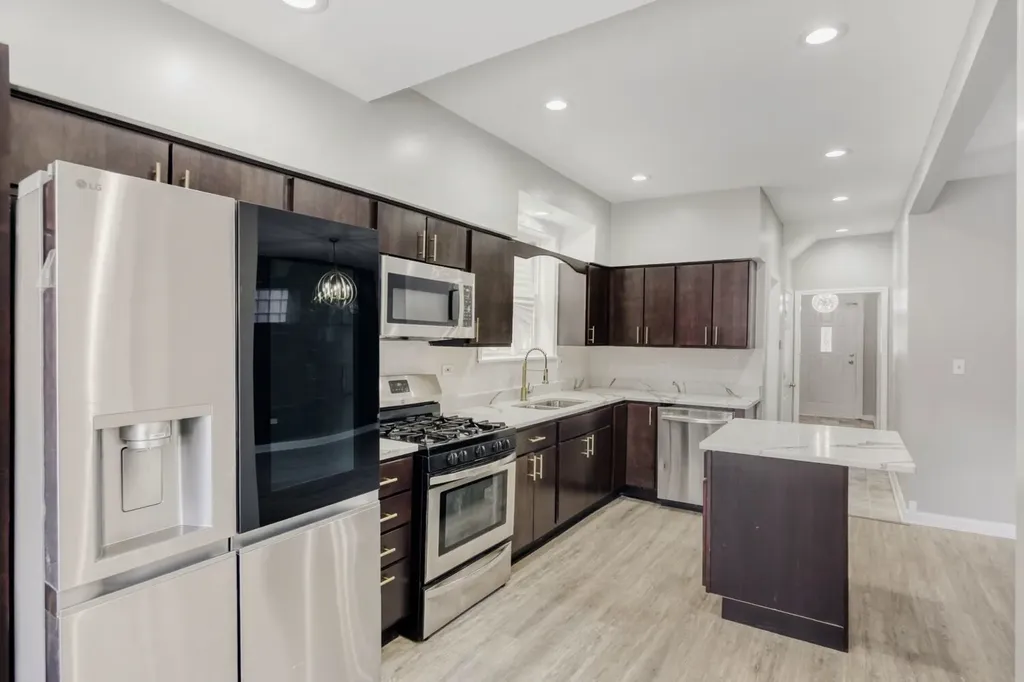 7938 South Loomis Boulevard Chicago IL 60620