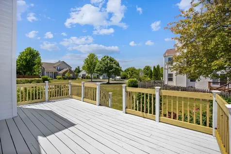 1253 Water Stone Circle Wauconda IL 60084