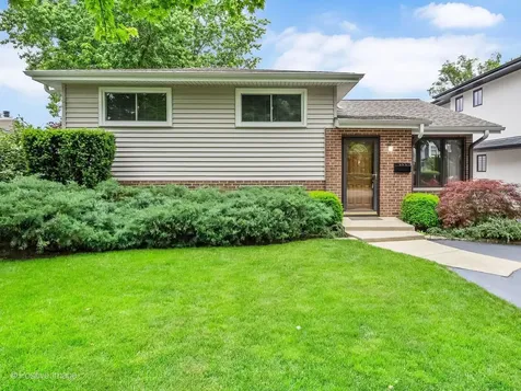 393 Grandview Avenue Glen Ellyn IL 60137