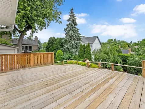 393 Grandview Avenue Glen Ellyn IL 60137
