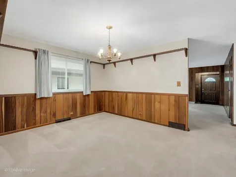 393 Grandview Avenue Glen Ellyn IL 60137