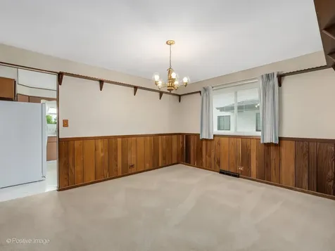 393 Grandview Avenue Glen Ellyn IL 60137
