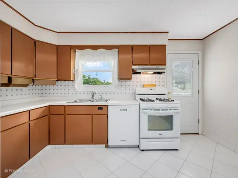 393 Grandview Avenue Glen Ellyn IL 60137