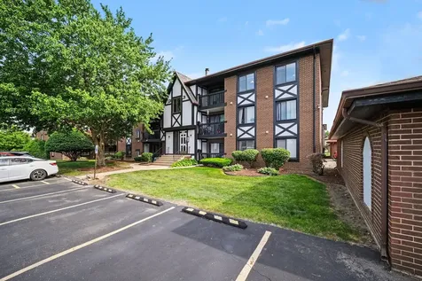 13615 Royal Court Crestwood IL 60418