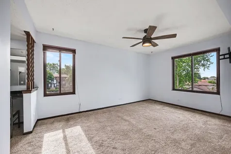 13615 Royal Court Crestwood IL 60418
