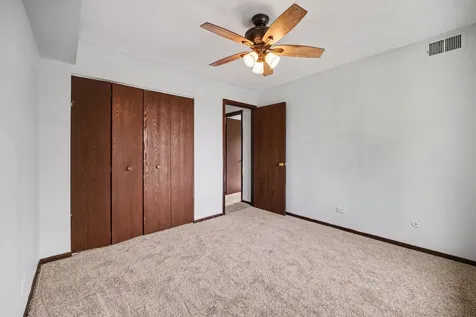 13615 Royal Court Crestwood IL 60418