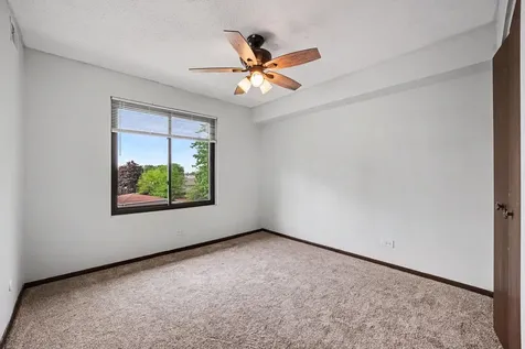 13615 Royal Court Crestwood IL 60418