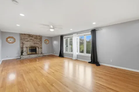 8920 Emerald Court Hickory Hills IL 60457