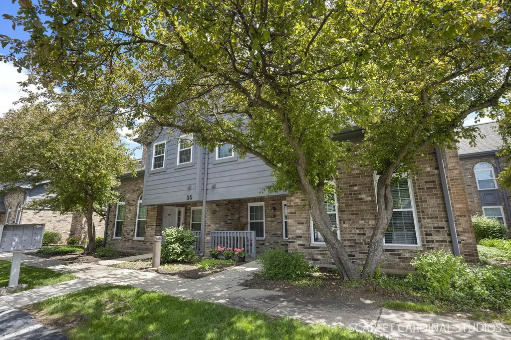 35 Foxcroft Road Naperville IL 60565