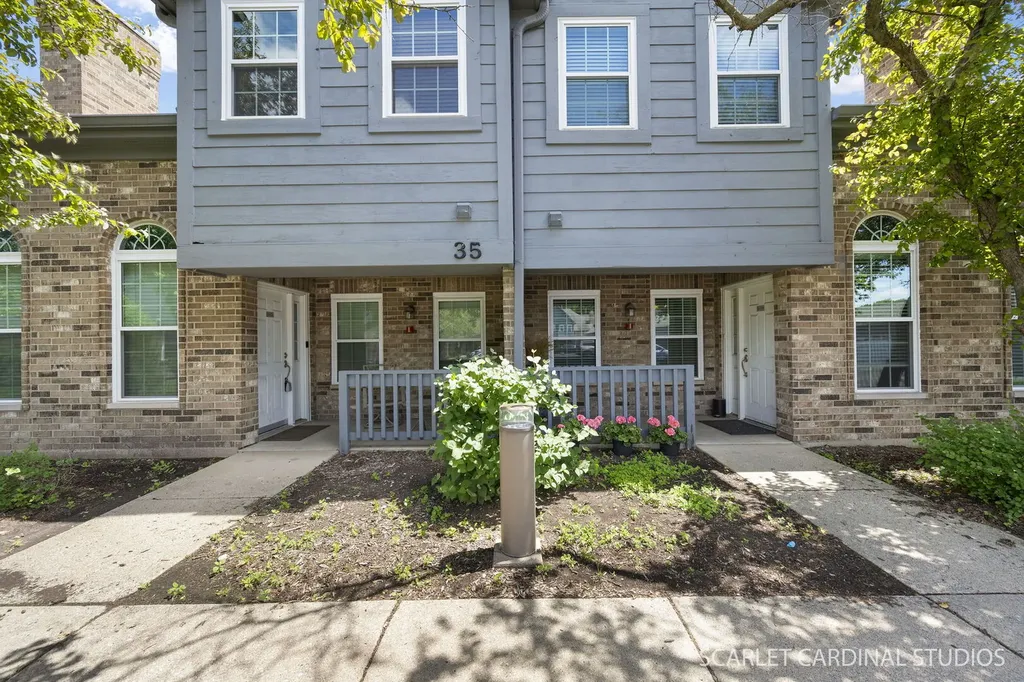 35 Foxcroft Road Naperville IL 60565