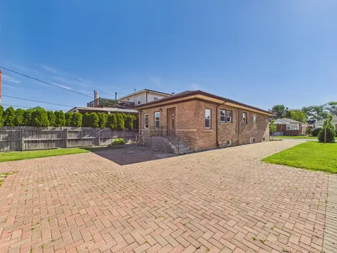 2716 North 75th Court Elmwood Park IL 60707