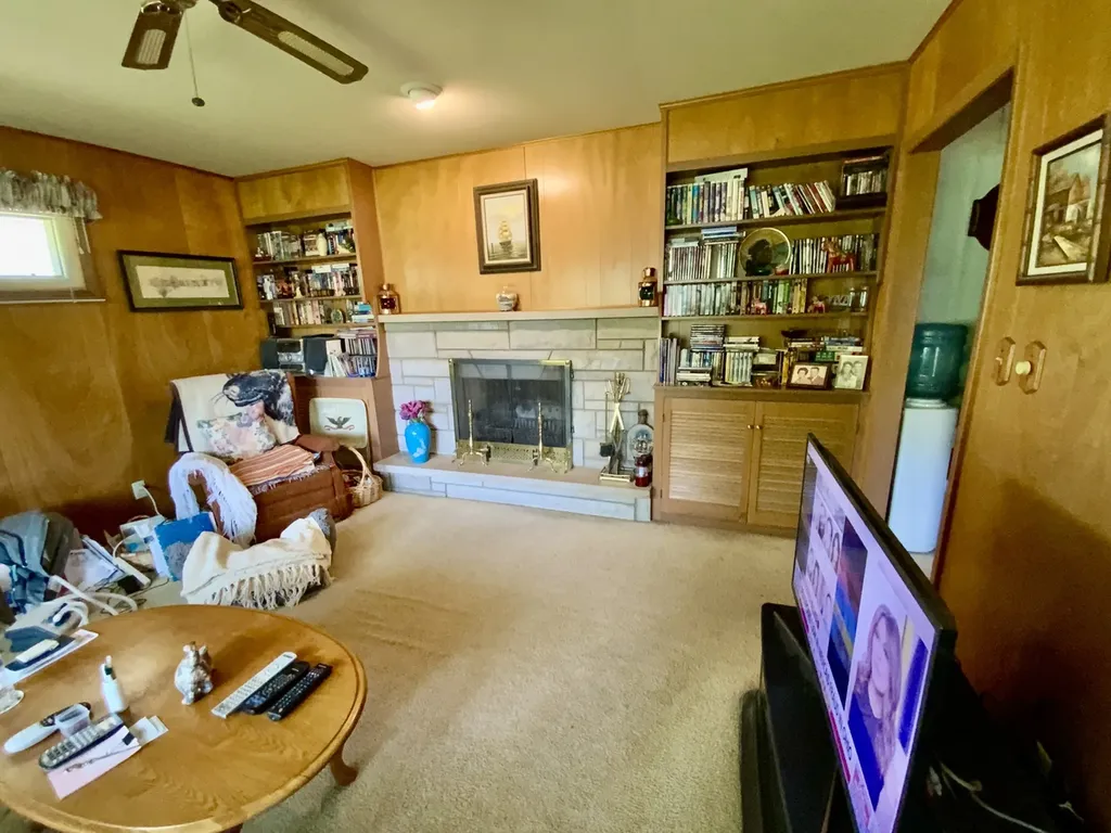 2271 Fitchome Street Aurora IL 60506