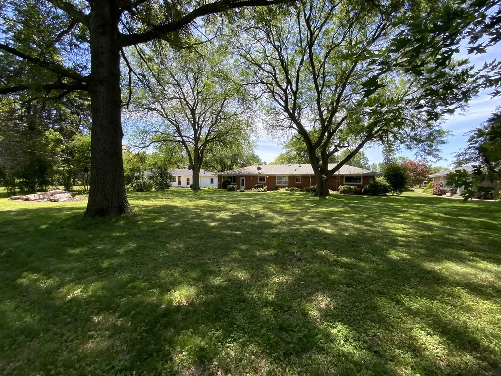 2271 Fitchome Street Aurora IL 60506