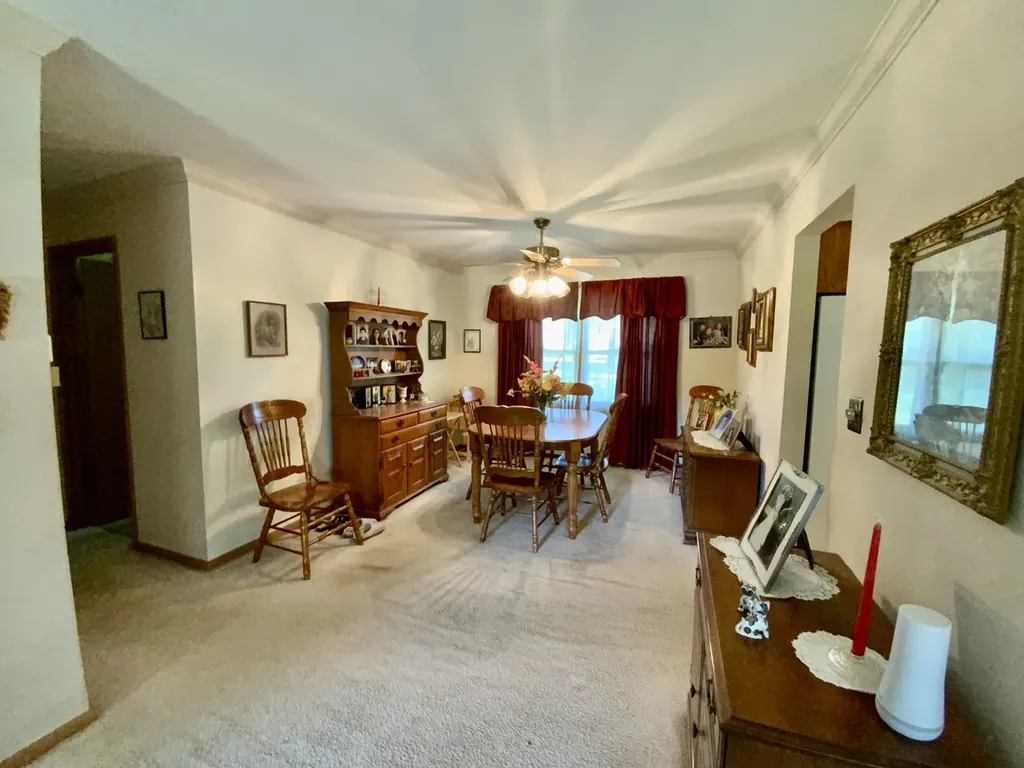 2271 Fitchome Street Aurora IL 60506