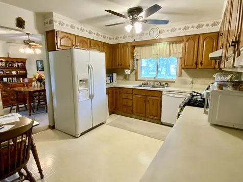 2271 Fitchome Street Aurora IL 60506